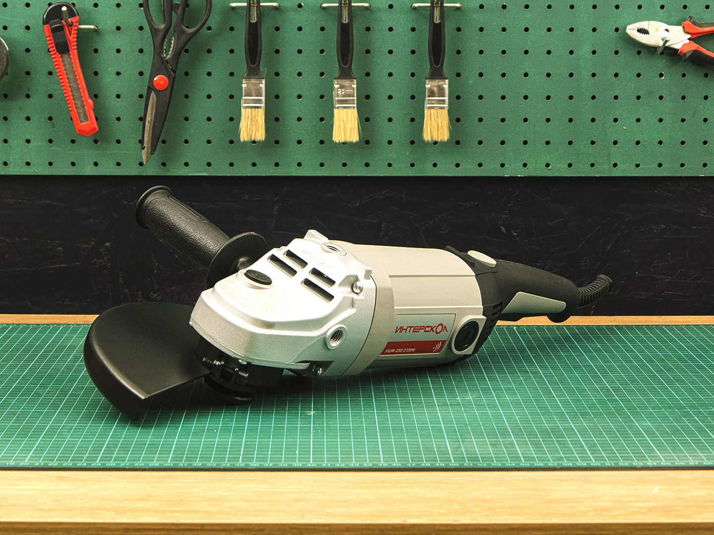 Ушм  Интерскол  230/2100м  (03-24075)