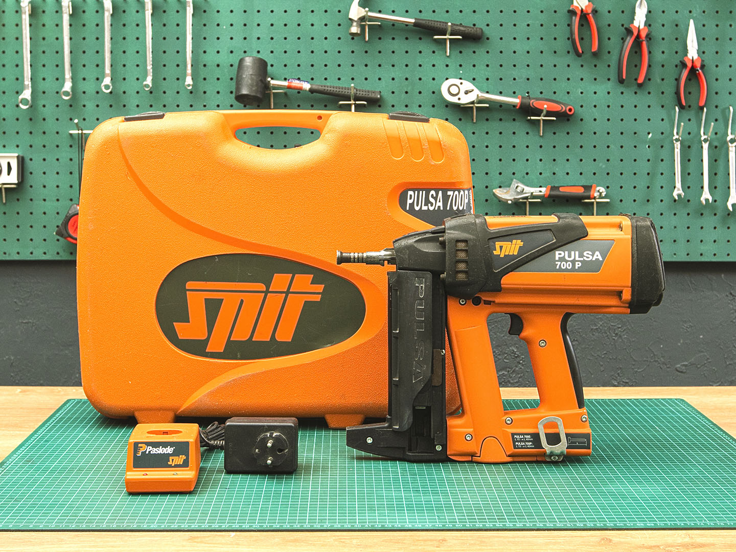 Газовый строительный пистолет SPIT  Pulsa 700P  (03-24053)