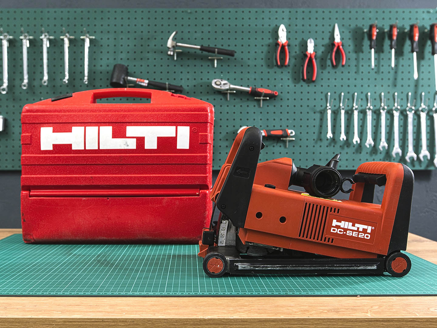 Штроборез Hilti  DC SE20  (01-06092)