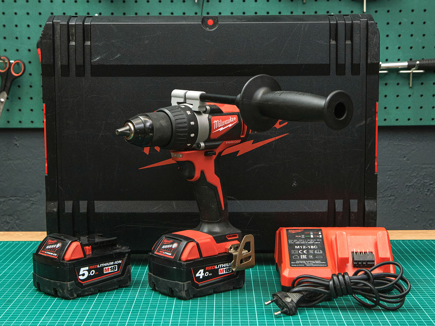 Дрель-шуруповерт Milwaukee M18 BLDD2  (06-08114)