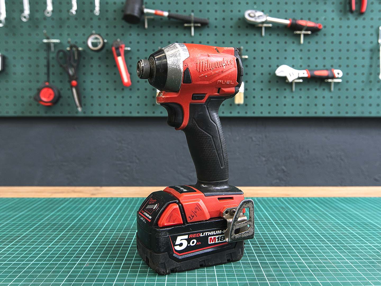 Винтоверт Milwaukee M18 FUEL FID2  (04-17082)
