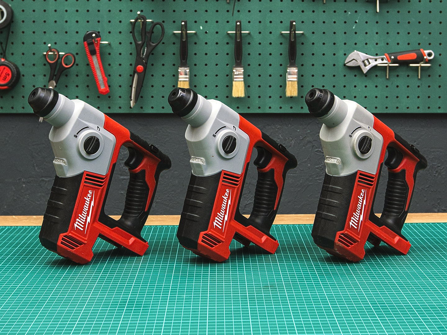 Перфоратор Milwaukee M18 BH  (01-15054)
